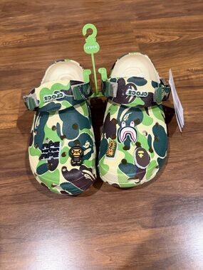 Crocs Green Camo Unisex Sizes Mens 6, 7, 8, 9, 10 Women’s 8, 9